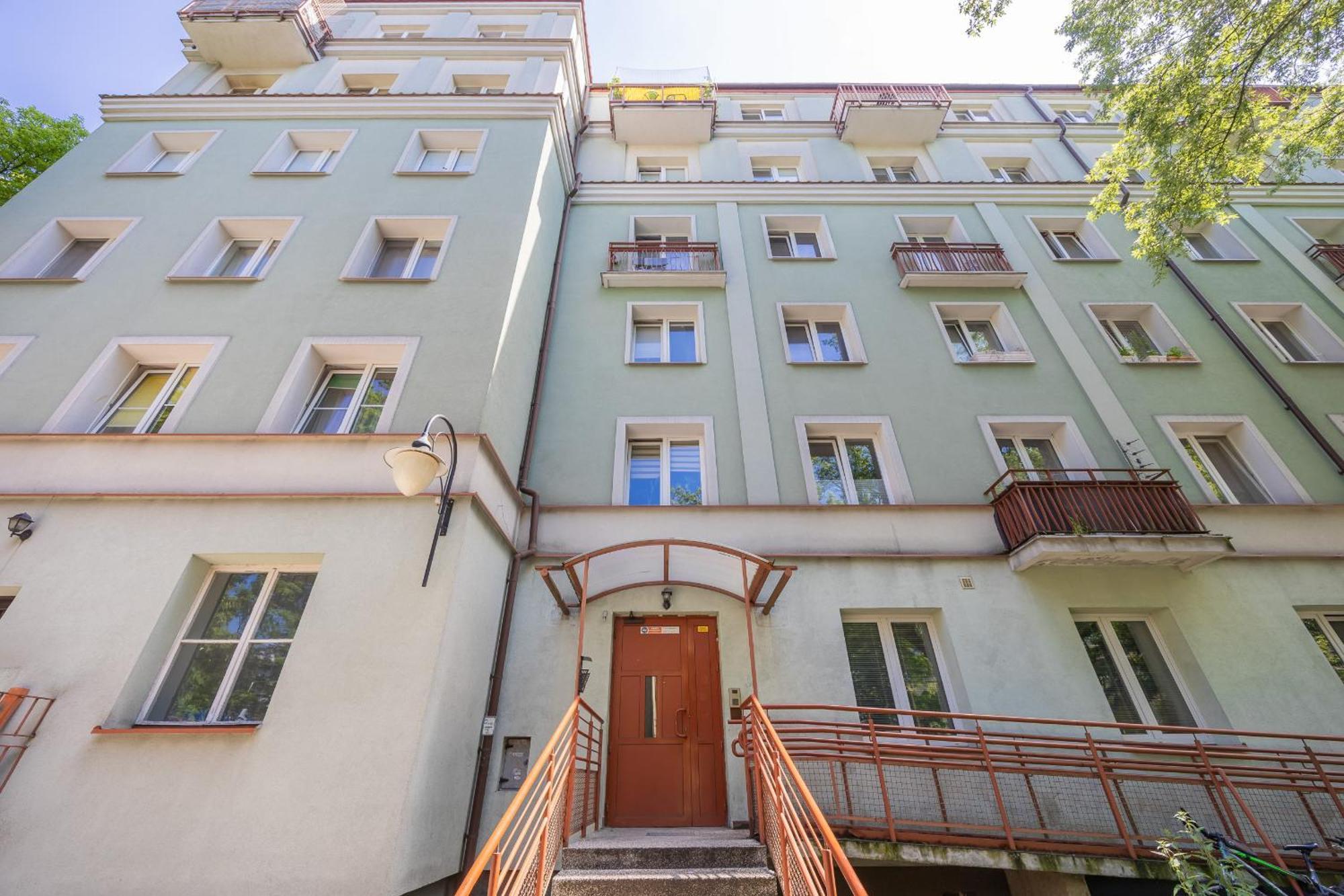Elegancki Dla 4 Osob W Warszawie By Renters Apartment